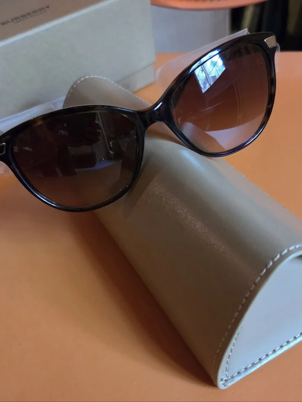 BURBERRY BE4216 Dark Havana Brown Gradient Sunglasses New with Box